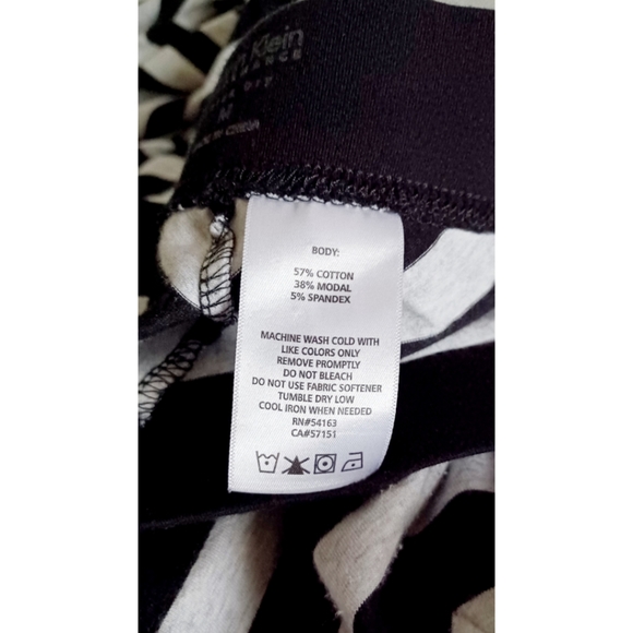 Calvin Klein Performance | Women's Slit Side Chevron Print Workout Maxi Skirt - Picture 13 of 15